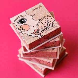 BENEFIT ILUMINADOR COOKIE