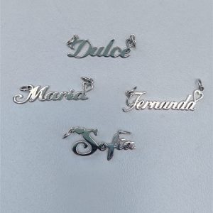 Dijes de nombre personalizado