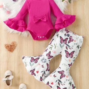 Traje de dos piezas diseño de mariposas