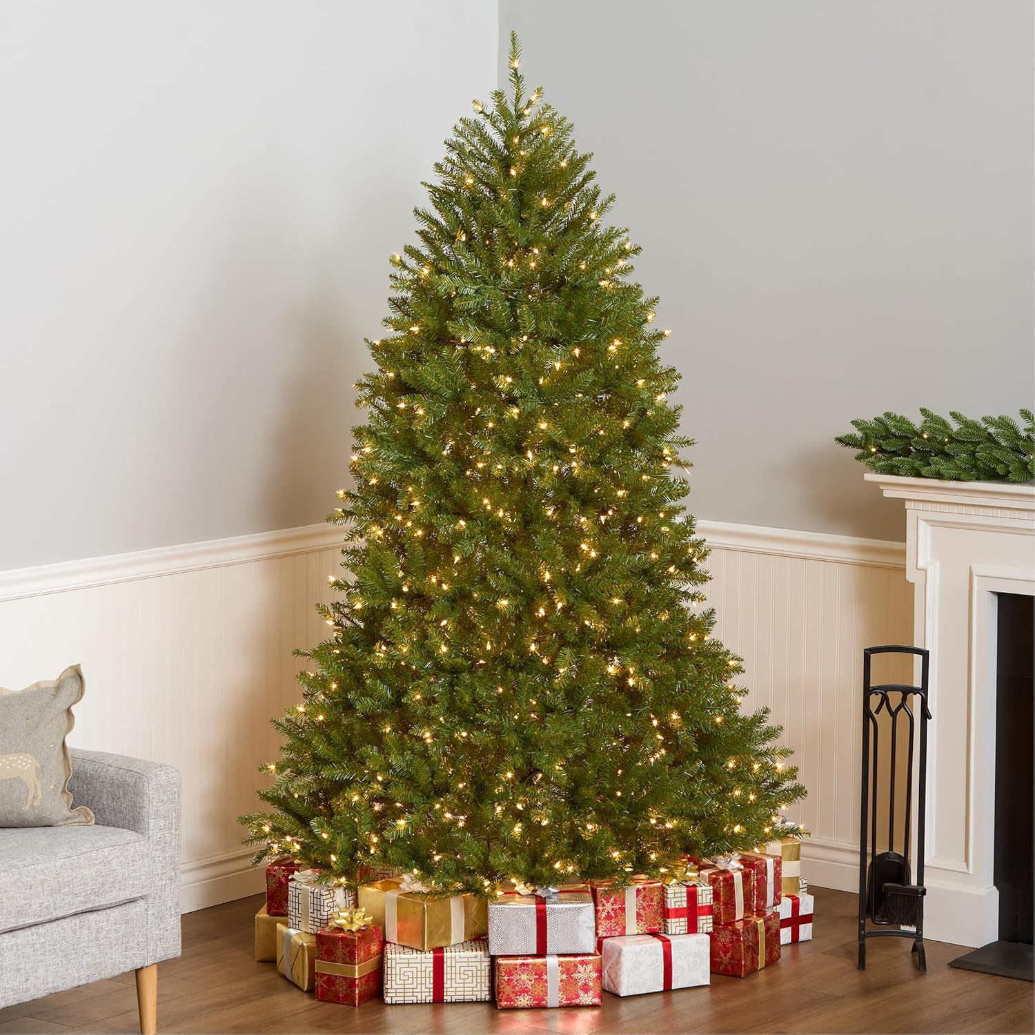 National Tree Company 7 ft Pre-Lit Dunhill Fir Full Artificial Christmas Tree, 700 Clear Lights, 2,144 Tips, Includes Stand, Green