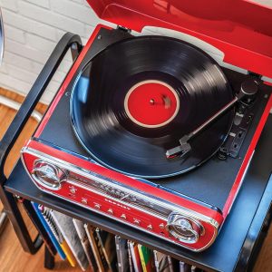 Crosley CR6047A-RE Powel - Reproductor de discos de vinilo Bluetooth 7 en 1 con radio AM/FM, reproductor de CD y entrada auxiliar, rojo