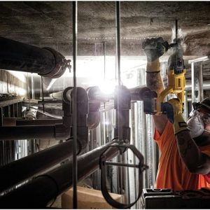 DEWALT DCH133M2 20V Max XR Kit de martillo rotativo con mango en D sin escobillas de 1 pulgada