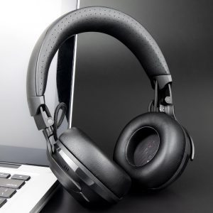 SOULWIT Almohadillas de repuesto para auriculares JBL Club700BT/Club 700BT, almohadillas con piel proteica más suave, espuma de aislamiento de ruido, color negro