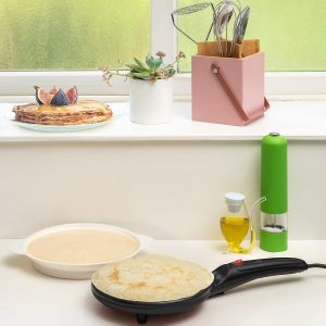 Moss & Stone Electric Crepe Maker – 8” Portable Crepe Pan Nonstick with Dipping Plate, Auto Shut-Off, On/Off Switch, Even Heating & One Automatic Temperature Control – Compact Crepe Maker