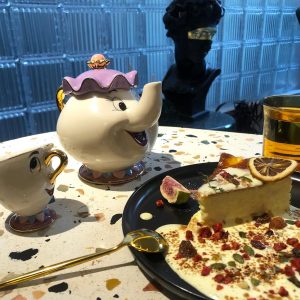 GZHaiTuoSi Cartoon New Beauty And The Beast Teapot Mug Mrs Potts Chip Tea Pot Cup One Set Lovely & set