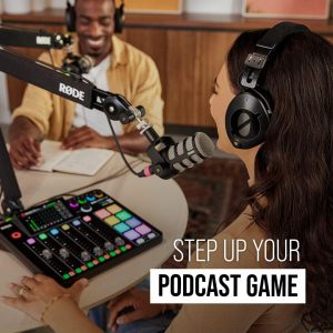 RØDE PodMic - Micrófono cardioide de transmisión dinámica con soporte de columpio integrado para podcasting, transmisión, juegos y grabación de voz, color negro