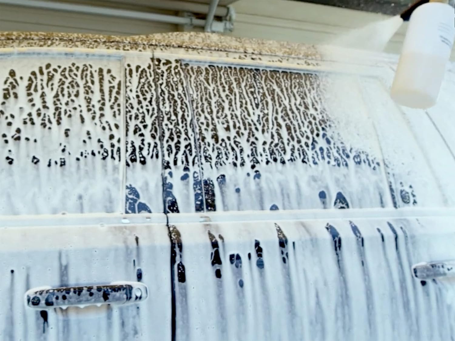 Meguiar's Car Wash Bundle - 1 Gallon Gold Class Car Wash & Water Magnet Microfiber Drying Towel - Everything You Need to Wash and Dry Your Car - Washing Essentials in One Convenient Set