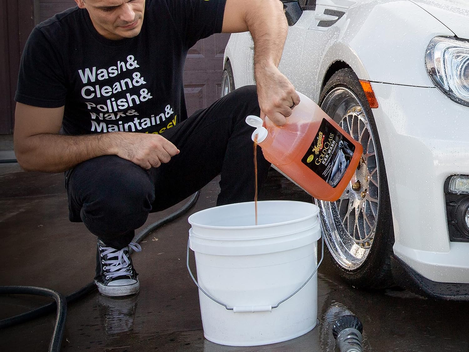 Meguiar's Car Wash Bundle - 1 Gallon Gold Class Car Wash & Water Magnet Microfiber Drying Towel - Everything You Need to Wash and Dry Your Car - Washing Essentials in One Convenient Set