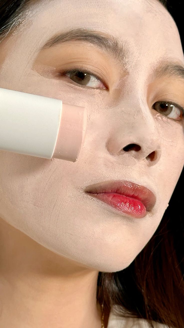 SKIN1004 Poremizing Quick Clay Stick Mask