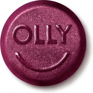 OLLY - Goma multivitamínica para mujer, salud general y apoyo inmunológico, vitaminas A, D, C, E, biotina, ácido fólico, vitamina masticable para adultos, baya, suministro de 65 días - 130 unidades