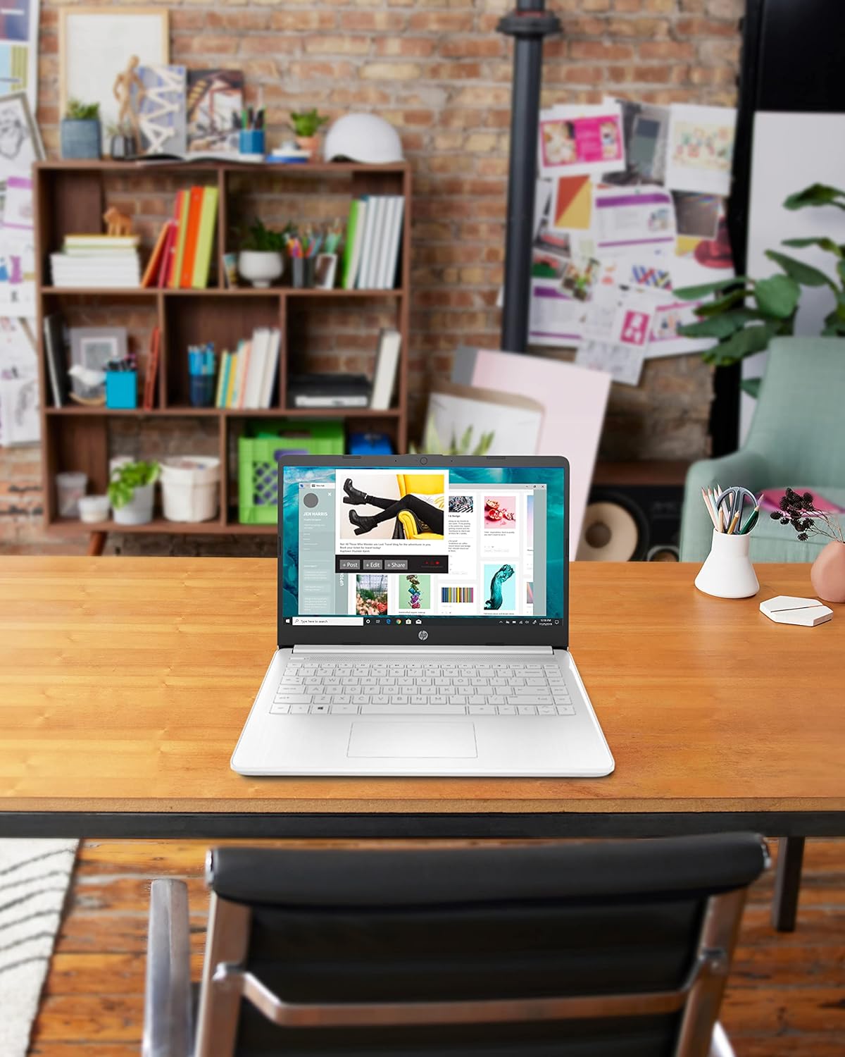 HP 14 portátil, Intel Celeron N4020, 4 GB de RAM, 64 GB de almacenamiento, pantalla Micro-edge HD de 14 pulgadas, Windows 11 Home, delgada y portátil, gráficos 4K, un año de Microsoft 365 (14-dq0040nr