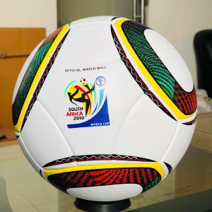 Pelota de fútbol oficial del Mundial de Sudáfrica 2010 – Edición auténtica tamaño 5, artículo de colección | Calidad de partido profesional | Edición limitada | Para exhibir o jugar