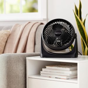Amazon Basics Ventilador circulador de aire, ventilador de escritorio para dormitorio, hogar y oficina, con cabezal de inclinación de 90 grados, 3 ajustes de velocidad, ligero (3 libras), 35 vatios