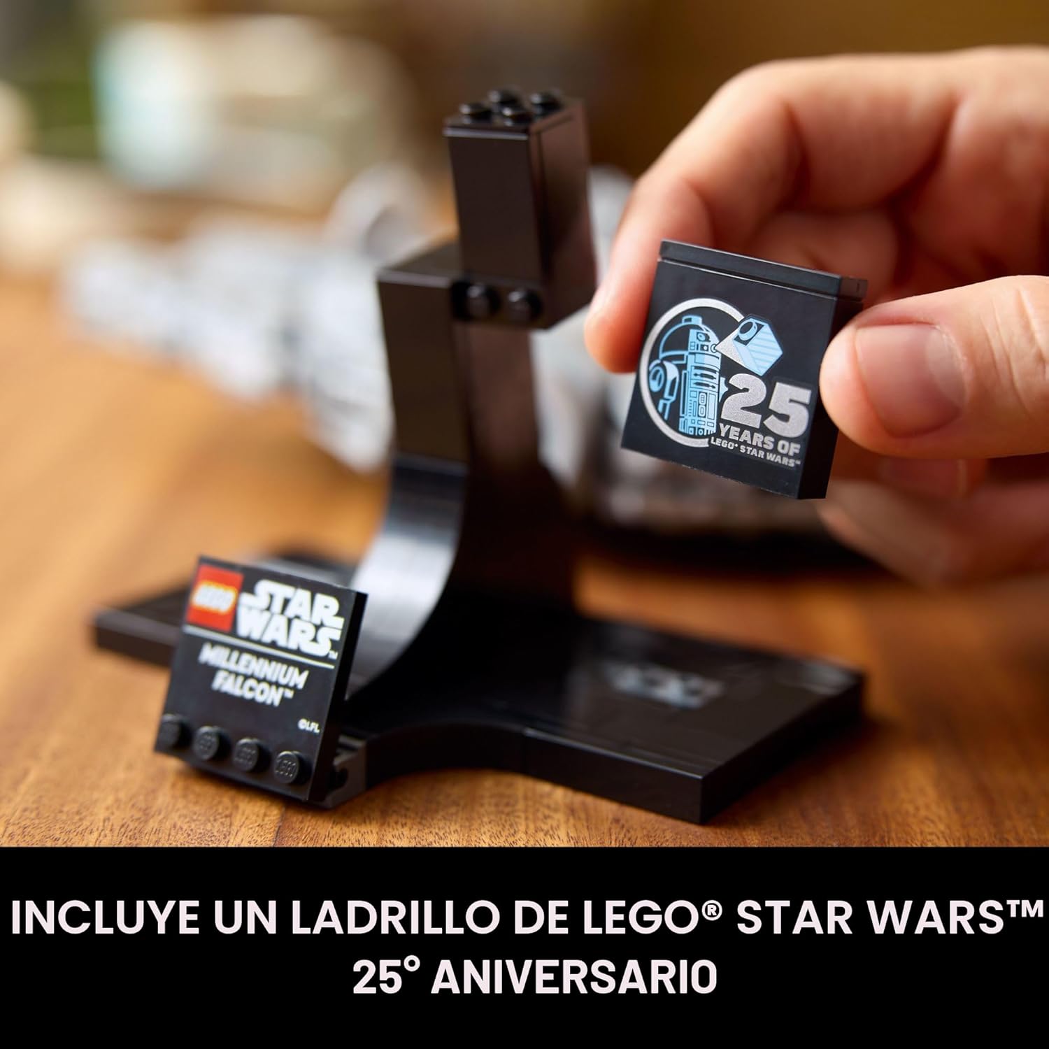 LEGO Star Wars Millennium Falcon A New Hope modelo coleccionable del 25 aniversario – Juegos de construcción de bricolaje para adultos, hombres y mujeres, a partir de 18 años – Viene con soporte de exhibición – Regalo de Star Wars – 75375
