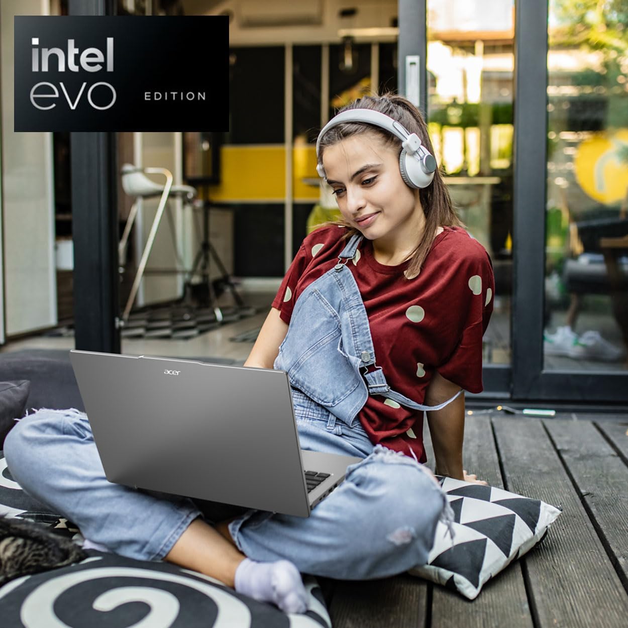 Acer Swift Go 14 Intel Evo Edition Laptop | Pantalla OLED WQXGA+ de 14 pulgadas de 2880 x 1800 | Desbloquea experiencias AI | Procesador Intel Core Ultra 5 125H | Intel ARC | 8GB LPDDR5 | SSD de 512 GB | WiFi 6E | SFG14-73-58EP
