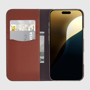 Funda tipo portafolios de tela Coach Signature para iPhone 16 Pro Max - Funda de teléfono de diseñador - Marrón Signatura