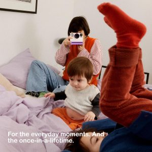 Polaroid Now - Cámara instantánea i-Type de 3ª generación + paquete de 8 películas a color i-Type, morado, paquete de cámara Polaroid con un paño de limpieza de lentes Lumintrail