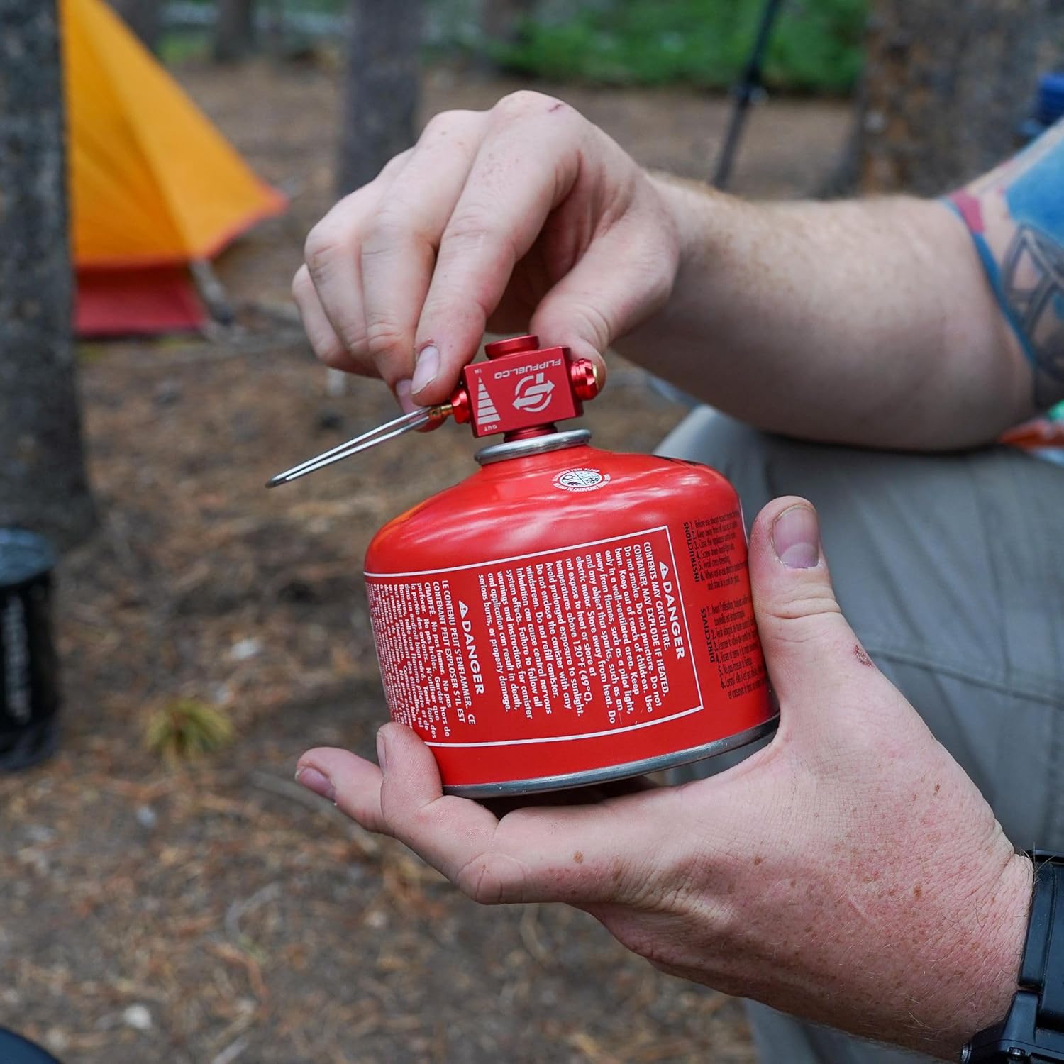 Dispositivo de transferencia de combustible FlipFuel para acampar y senderismo - Adaptador de isobutano ligero para mochilero