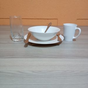 Vajilla Gibson de 28 piezas.