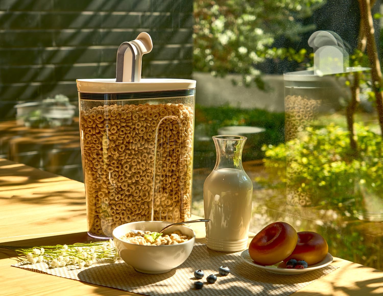 Felli Contenedor de cereales hermético para almacenamiento hermético de 32 onzas, caja de desayuno de tamaño familiar con tapa abatible, dispensador de alimentos secos acrílicos apilables, granos de