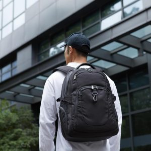Amazon Basics Mochila de viaje para portátil de 17 pulgadas (17.0 in), color negro