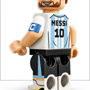 LEGO Editions Lionel Messi - Juego de construcción para niños y niñas, a partir de 10 años, regalo de fútbol coleccionable con placa, decoración de dormitorio o estante para niños - 43011