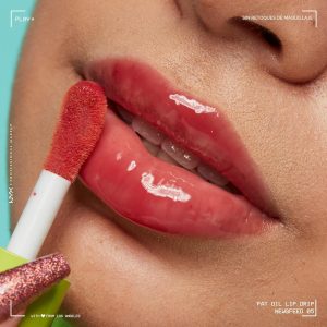 NYX PROFESSIONAL MAKEUP Fat Oil Lip Drip, Aceite Labial Hidratante con Brillo, Fórmula Vegana con Color, Hidratación hasta por 12 Horas - Newsfeed (Rose Nude)