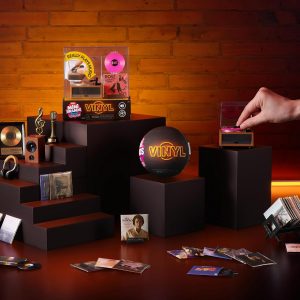 Mini Brands Mini Vinyls Capsule Series 1 by ZURU – Novelty Toy Capsule with 4 Vinyl Records and 1 Accessory, Compatible with Record Player for Teen and Adult Collectors