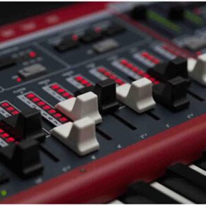 Nord Teclado totalmente ponderado de 73 teclas de etapa 4