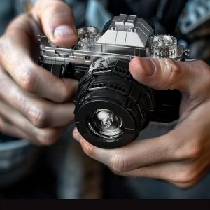 Nifeliz Cameras Building Set for Adults, 2 Collectible Camera Models to Build and Display, Creative Gift for Photographers (816PCS, NF10277A)