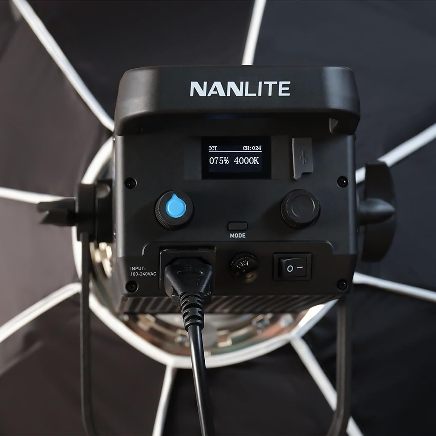 Nanlite FS-300B Foco LED Bicolor de 300W - 2700K-6500K CRI Ajustable 96, Control por App, Luz de Video LED Montura Bowens para Fotografía/Videografía/YouTube/TikTok Creación de Contenido y Transmisión
