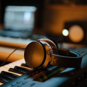 beyerdynamic DT 700 PRO X Closed-Back Studio Headphones with Stellar.45 Driver for Recording and Monitoring on All Playback Devices